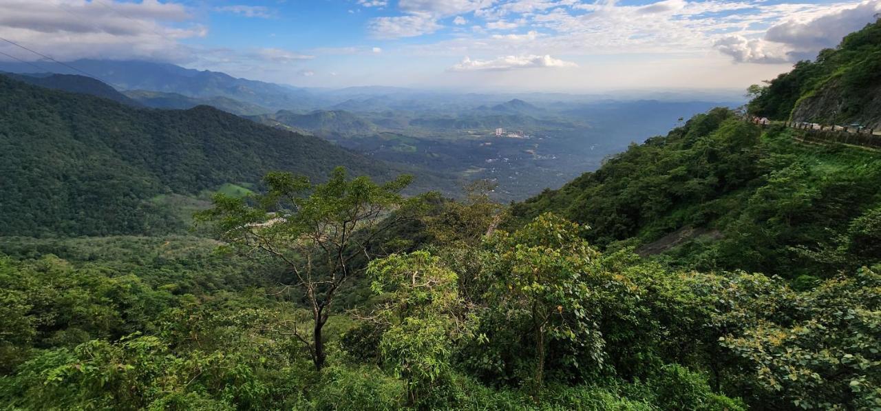 Wayanad Doubletree Villa Vythiri Exteriör bild